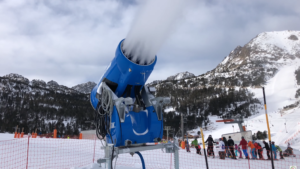 Canon à Neige le plus fort du monde - Andorra Snow TV