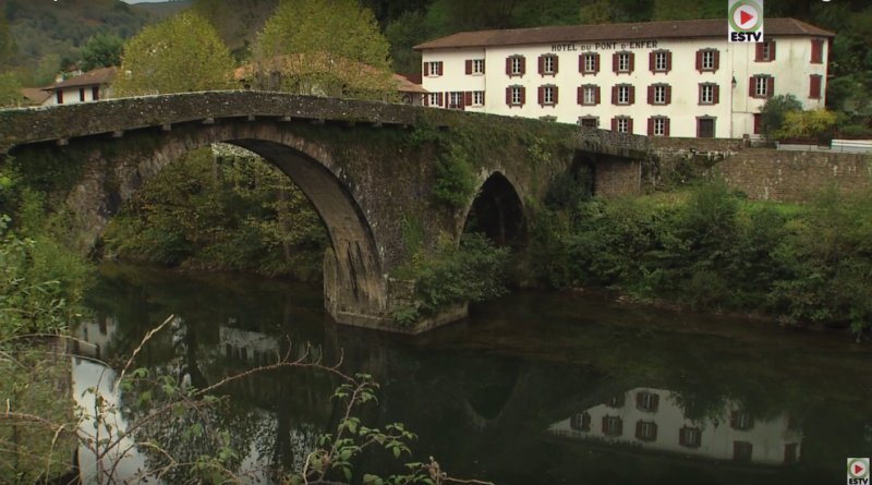 Bidarray: Le Pont d'Enfer - Euskadi Surf TV